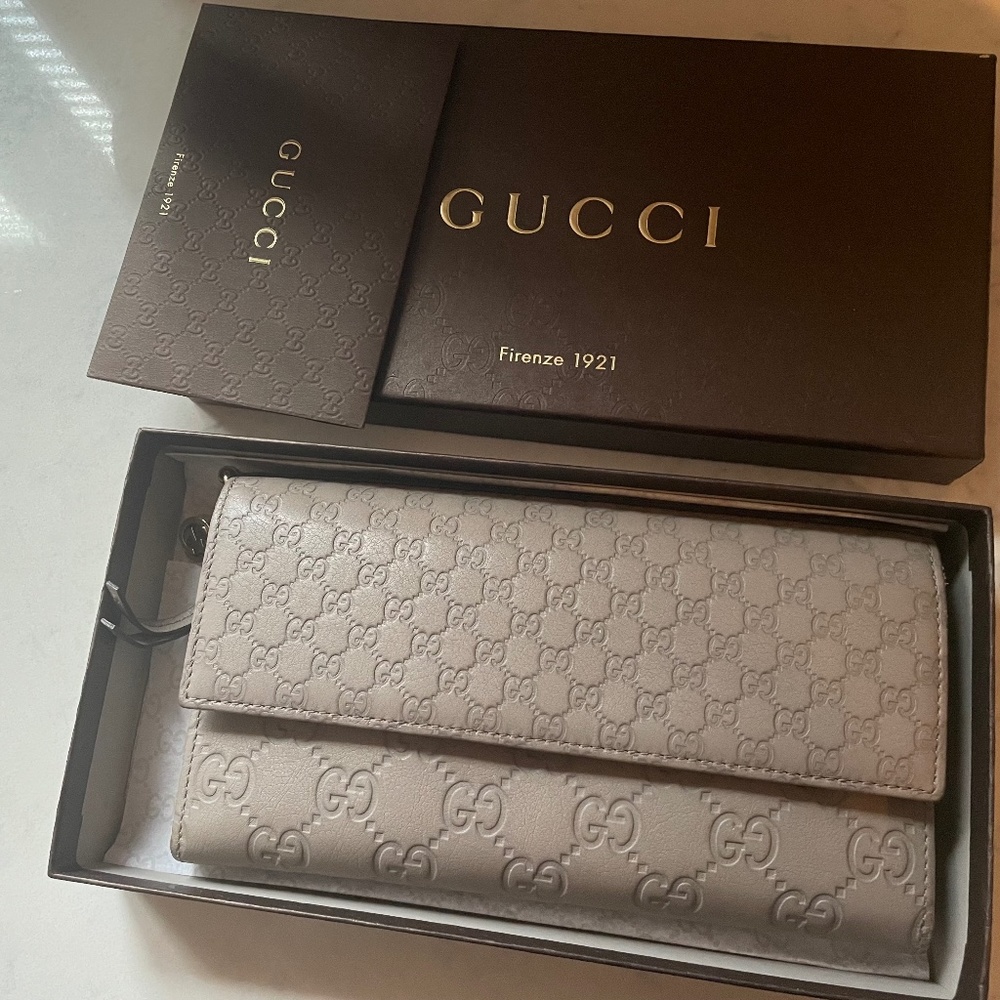 323396 GG Leather Bree Continental Wallet